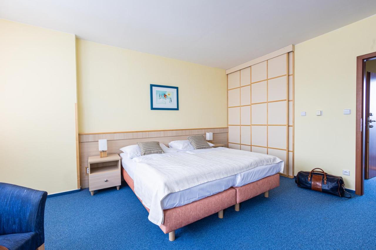 Hotel Petrovy Kameny Karlova Studanka Luaran gambar